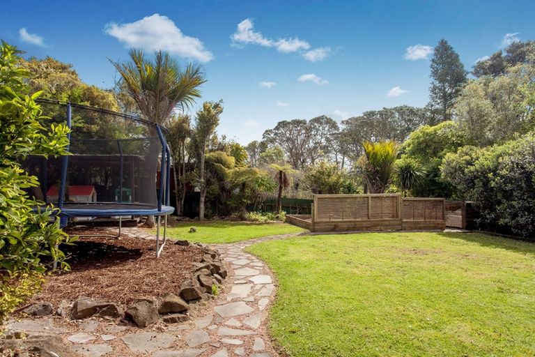 Photo of property in 5 Tane Road, Laingholm, Auckland, 0604