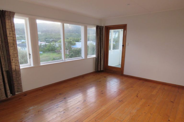 Photo of property in 34 Roberts Street, Tawa, Wellington, 5028