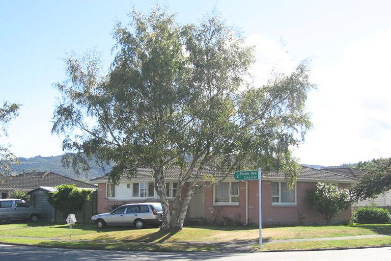 Photo of property in 77 Gibbons Street, Ebdentown, Upper Hutt, 5018