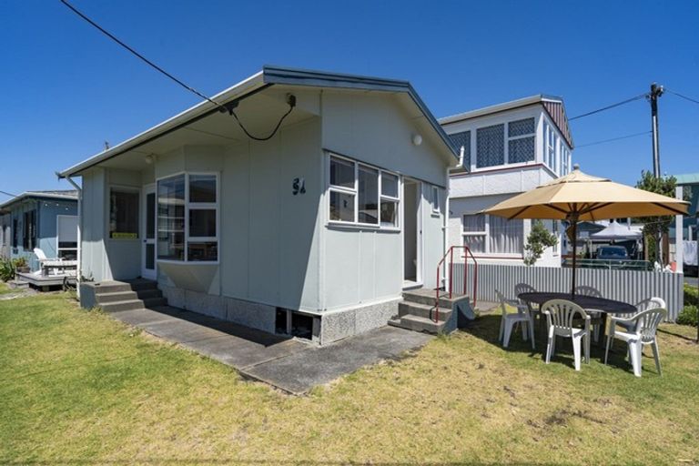 Photo of property in 51 Fifth Avenue, Urenui, 4377