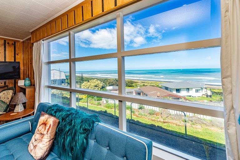 Photo of property in 8 Kapiti Terrace, Castlecliff, Whanganui, 4501