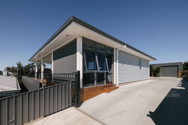Photo of property in 50a Pratt Avenue, Foxton Beach, Foxton, 4815