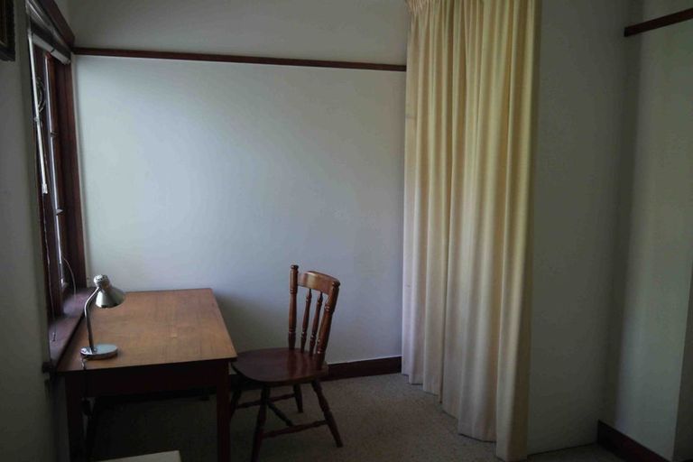 Photo of property in 1/1 San Sebastian Road, Kelburn, Wellington, 6012