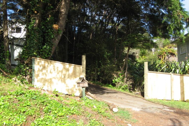 Photo of property in 639 Huia Road, Parau, Auckland, 0604