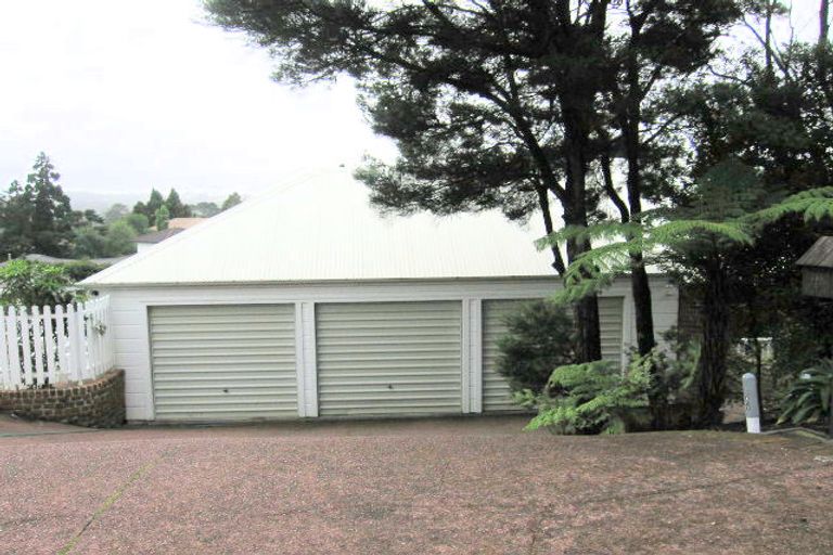 Photo of property in 10 The Close, Greenhithe, Auckland, 0632