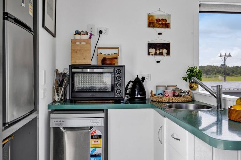 Photo of property in 14 West Quay, Waitara, 4320