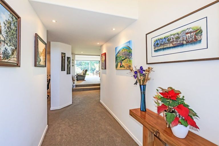 Photo of property in 14 Raven Grove, Havelock North, 4130