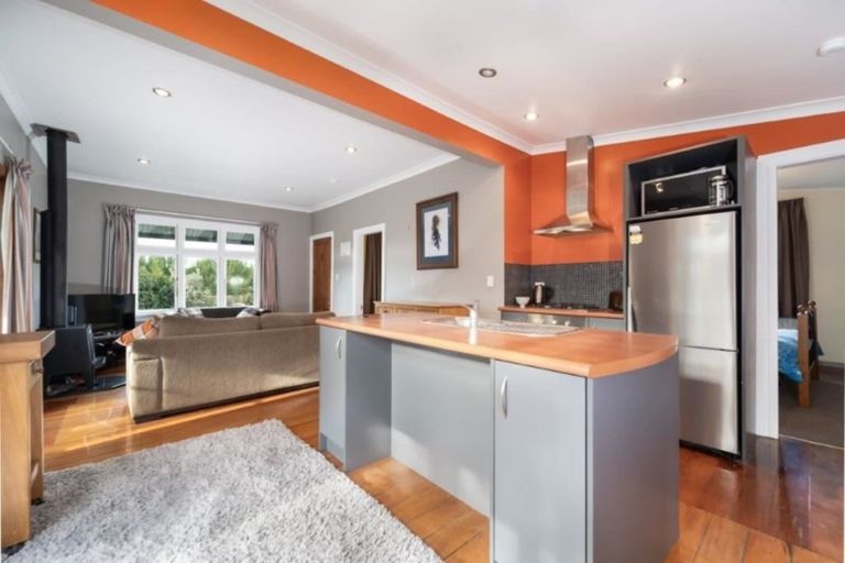 Photo of property in 16 New York Street, Martinborough, 5711