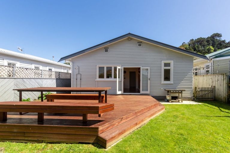 Photo of property in 24 Riddlers Crescent, Petone, Lower Hutt, 5012