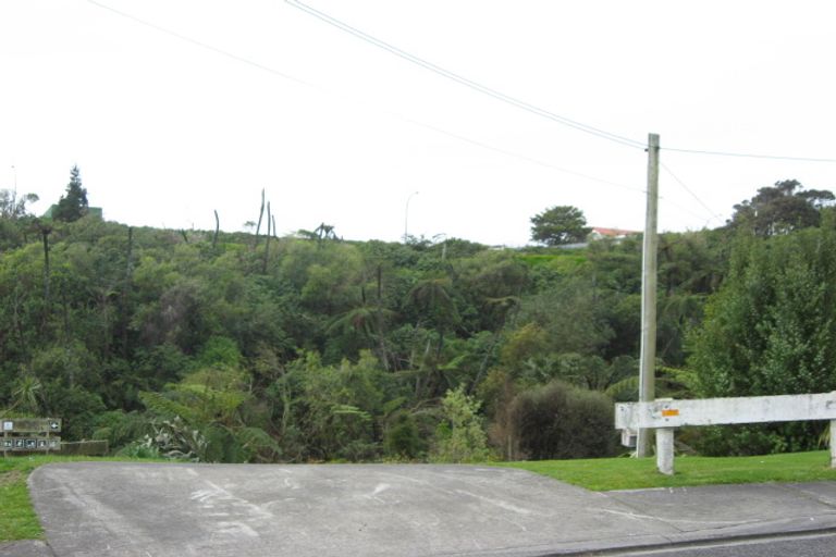 Photo of property in 20 Mckellar Street, Oakura, 4314