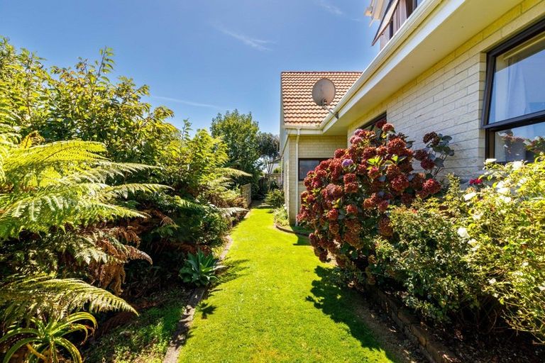 Photo of property in 288e Mangorei Road, Merrilands, New Plymouth, 4312