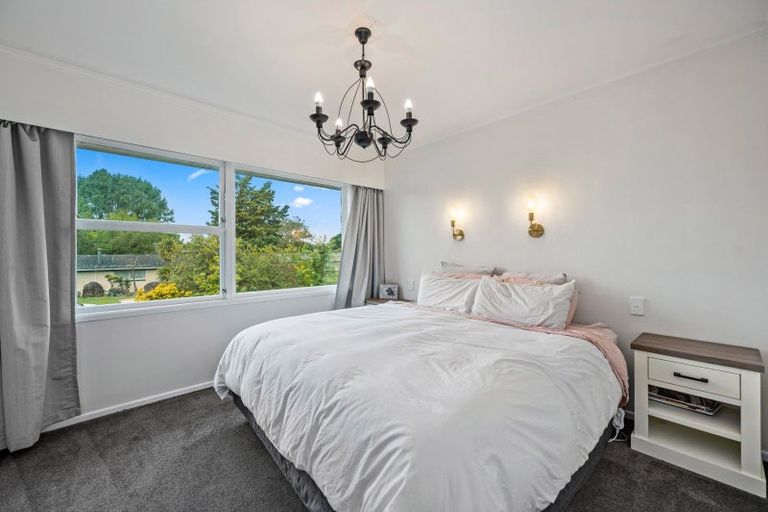 Photo of property in 12 Campbell Place, Pukehangi, Rotorua, 3015