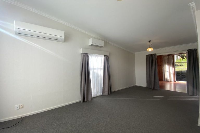 Photo of property in 56 Dowse Drive, Maungaraki, Lower Hutt, 5010