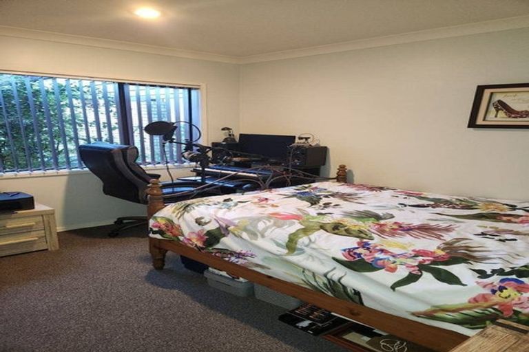 Photo of property in 202 Greenhithe Road, Greenhithe, Auckland, 0632