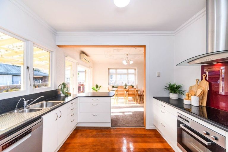 Photo of property in 18 Mahoe Avenue, Takaro, Palmerston North, 4410