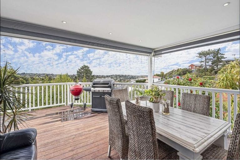 Photo of property in 143 Browns Bay Road, Browns Bay, Auckland, 0630