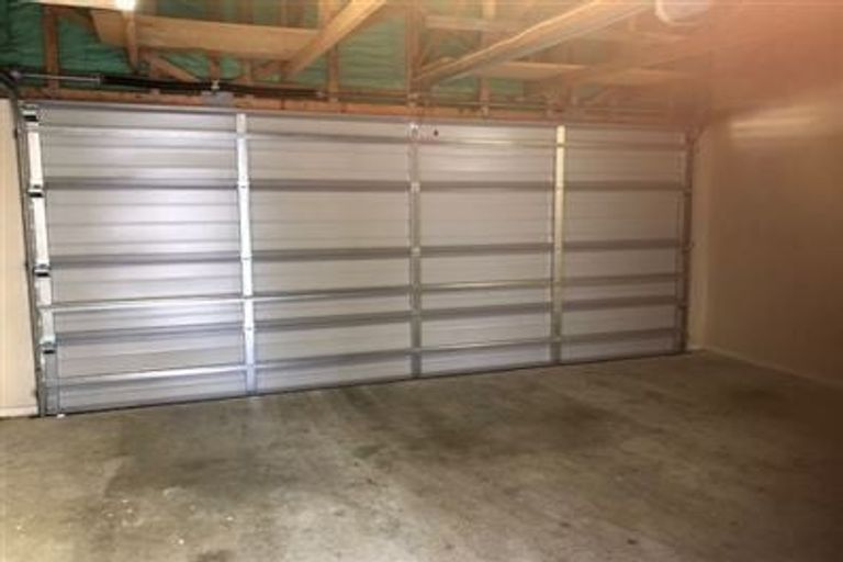 Photo of property in 16 Kirikiri Lane, East Tamaki, Auckland, 2013