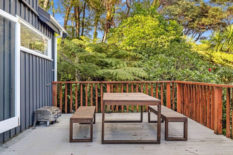 Photo of property in 33 Tainui Road, Titirangi, Auckland, 0604