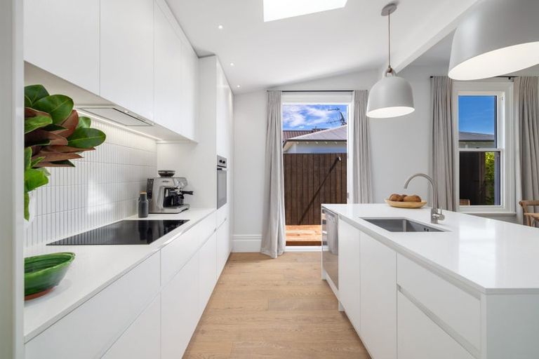 Photo of property in 54 Hawkesbury Avenue, St Albans, Christchurch, 8014