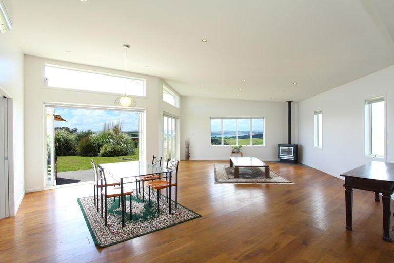 Photo of property in 56 Te Ahiawa Road, Raglan, 3297