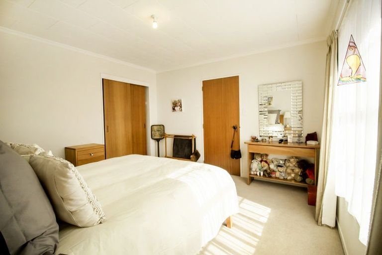 Photo of property in 1a Huata Place, West End, Palmerston North, 4412