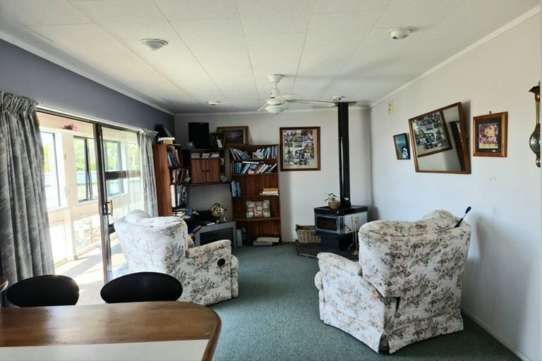 Photo of property in 27 Shera Street, Acacia Bay, Taupo, 3330
