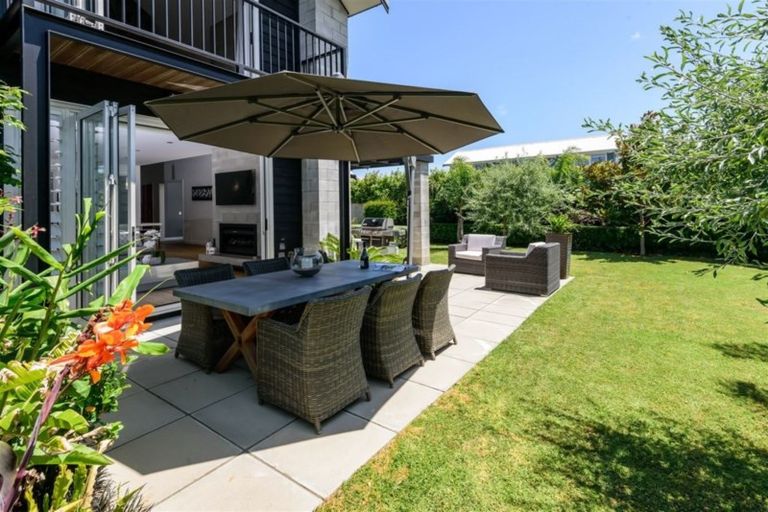 Photo of property in 44 Oceania Place, Mellons Bay, Auckland, 2014
