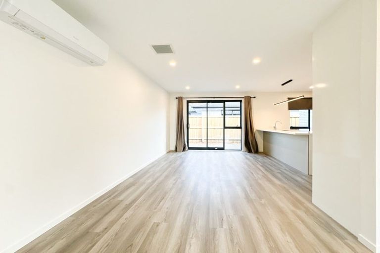 Photo of property in 42 Mehrtens Crescent, Woodend, 7610
