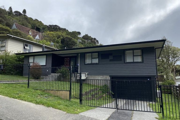 Photo of property in 4 Vermont Grove, Wainuiomata, Lower Hutt, 5014
