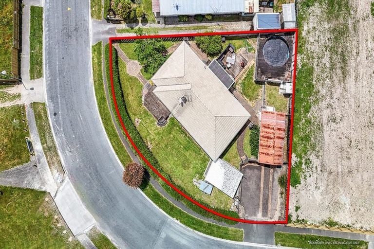 Photo of property in 28 Paul Crescent, Fairfield, Hamilton, 3214