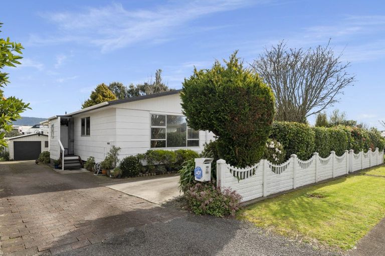 Photo of property in 6 Conifer Place, Te Puke, 3119