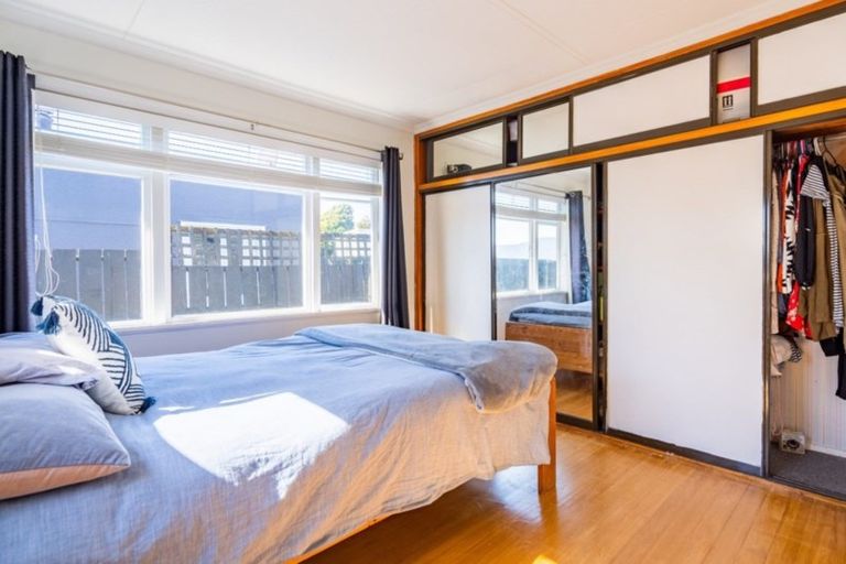 Photo of property in 1 Toru Road, Paraparaumu Beach, Paraparaumu, 5032