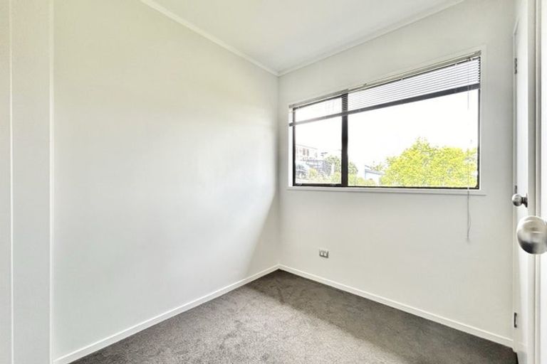 Photo of property in 4b Kathy Terrace, Stanmore Bay, Whangaparaoa, 0932