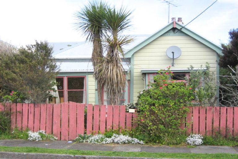 Photo of property in 99 Hine Street, New Plymouth, 4310