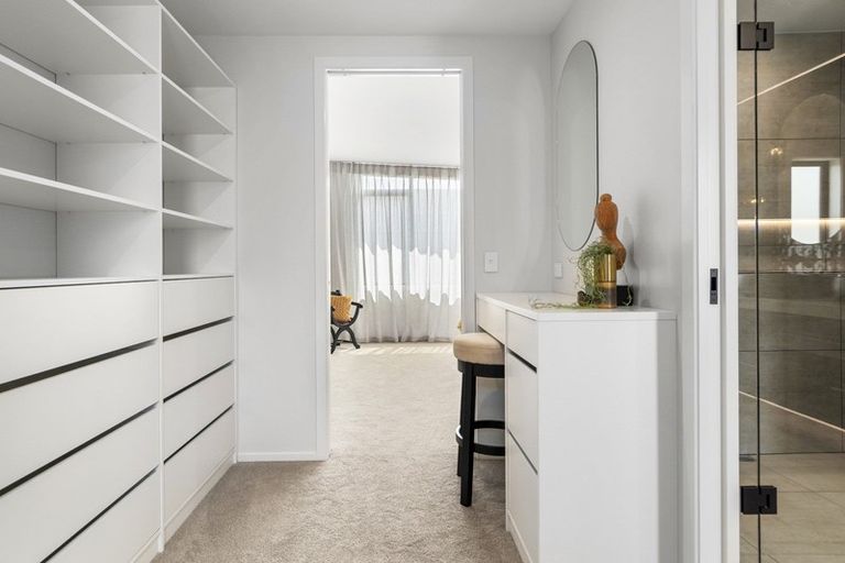 Photo of property in 337 Devonport Road, Tauranga, 3110