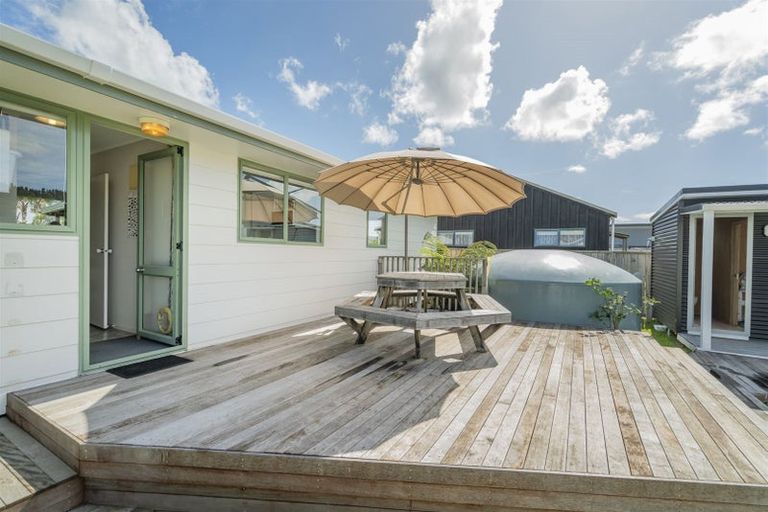 Photo of property in 23 Hawk Hill Crescent, Cooks Beach, Whitianga, 3591