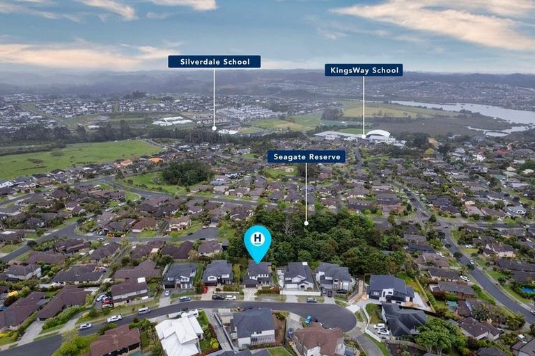 Photo of property in 13 Spyglass Street, Red Beach, 0932