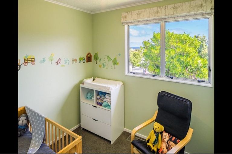 Photo of property in 30 Frobisher Street, Island Bay, Wellington, 6023