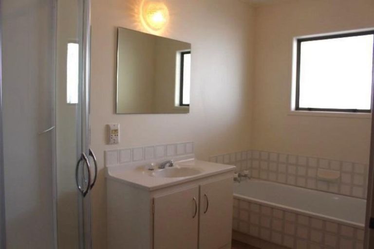 Photo of property in 46 St Annes Crescent, Wattle Downs, Auckland, 2103