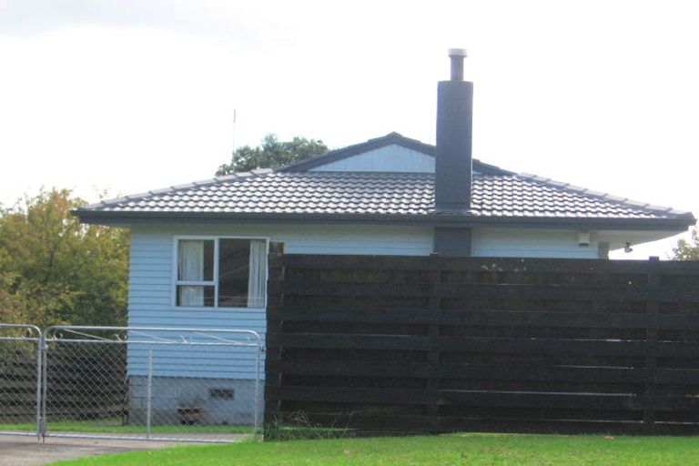 Photo of property in 17 Brunner Road, Glen Eden, Auckland, 0602