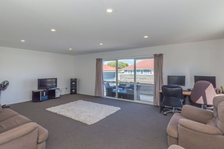 Photo of property in 46 Duke Street, Levin, 5510