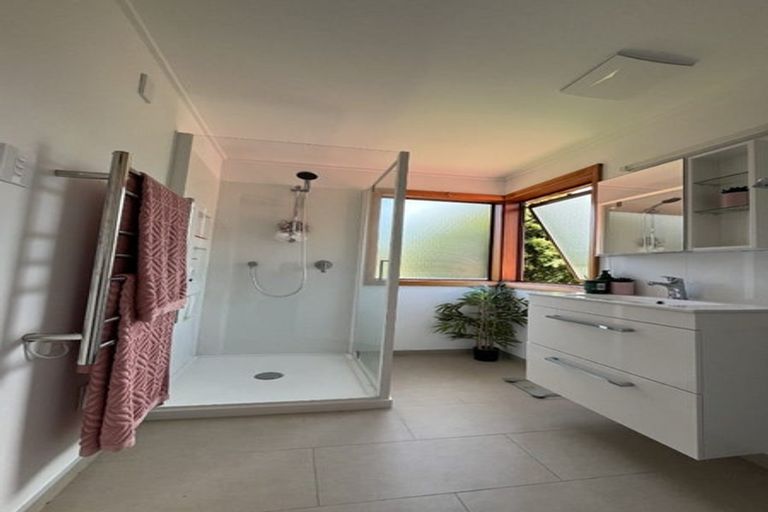 Photo of property in 5 Smith Street, Paekakariki, 5034