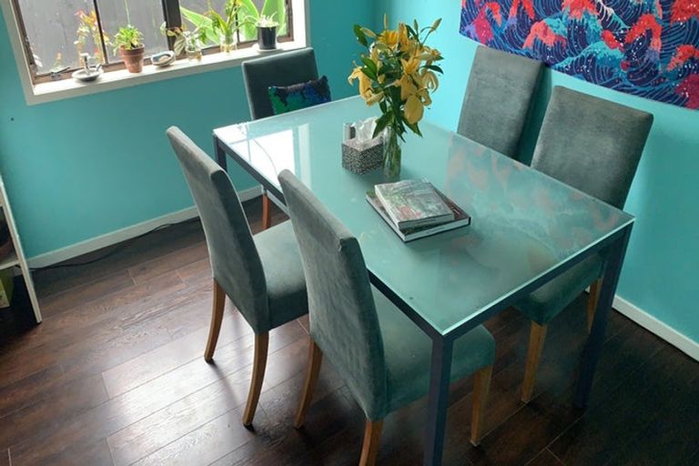 Photo of property in 5 Tawa Road, Te Atatu Peninsula, Auckland, 0610