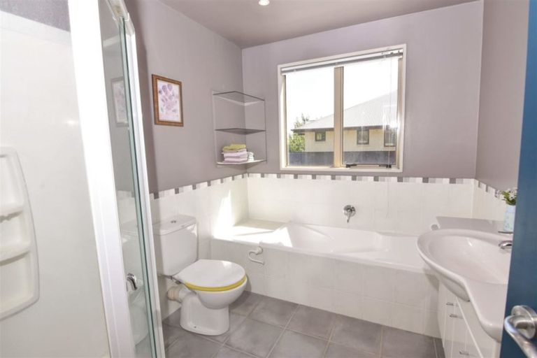 Photo of property in 6 Hogarth Lane, Burnside, Christchurch, 8053