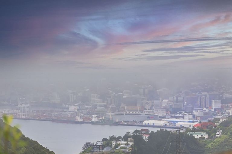 Photo of property in 52 Miles Crescent, Newlands, Wellington, 6037