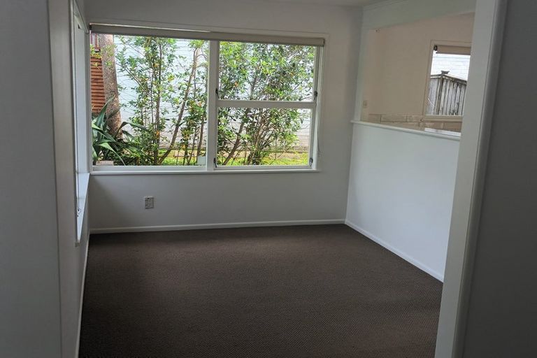 Photo of property in 15 Agincourt Street, Glenfield, Auckland, 0629