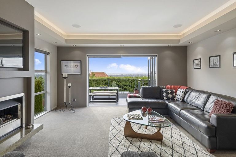 Photo of property in 11 Sasaram Lane, Cashmere, Christchurch, 8022