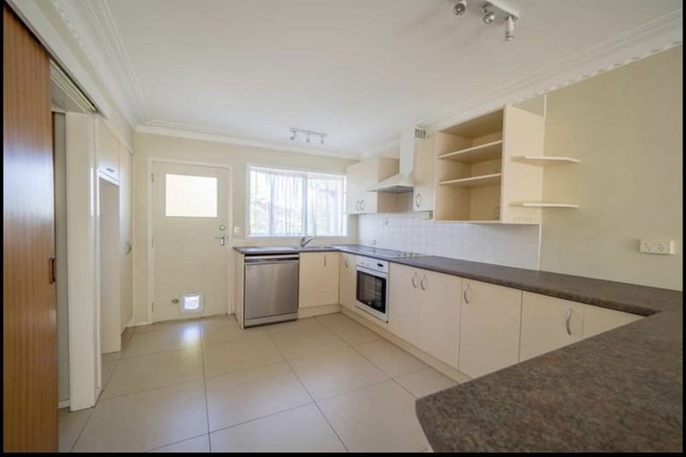 Photo of property in 1/6 Pamela Place, New Lynn, Auckland, 0600