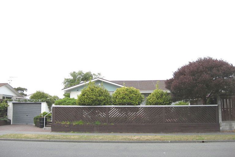 Photo of property in 2/2 Ashwood Street, Parklands, Christchurch, 8083