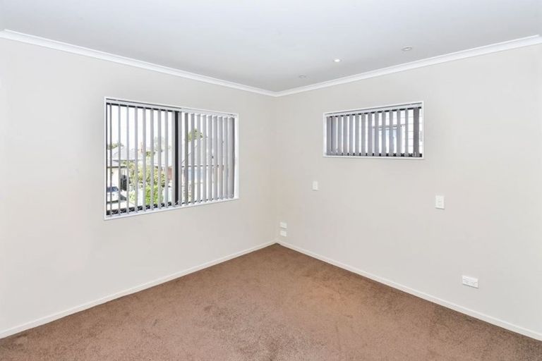 Photo of property in 2c Oxford Road, Manurewa, Auckland, 2102